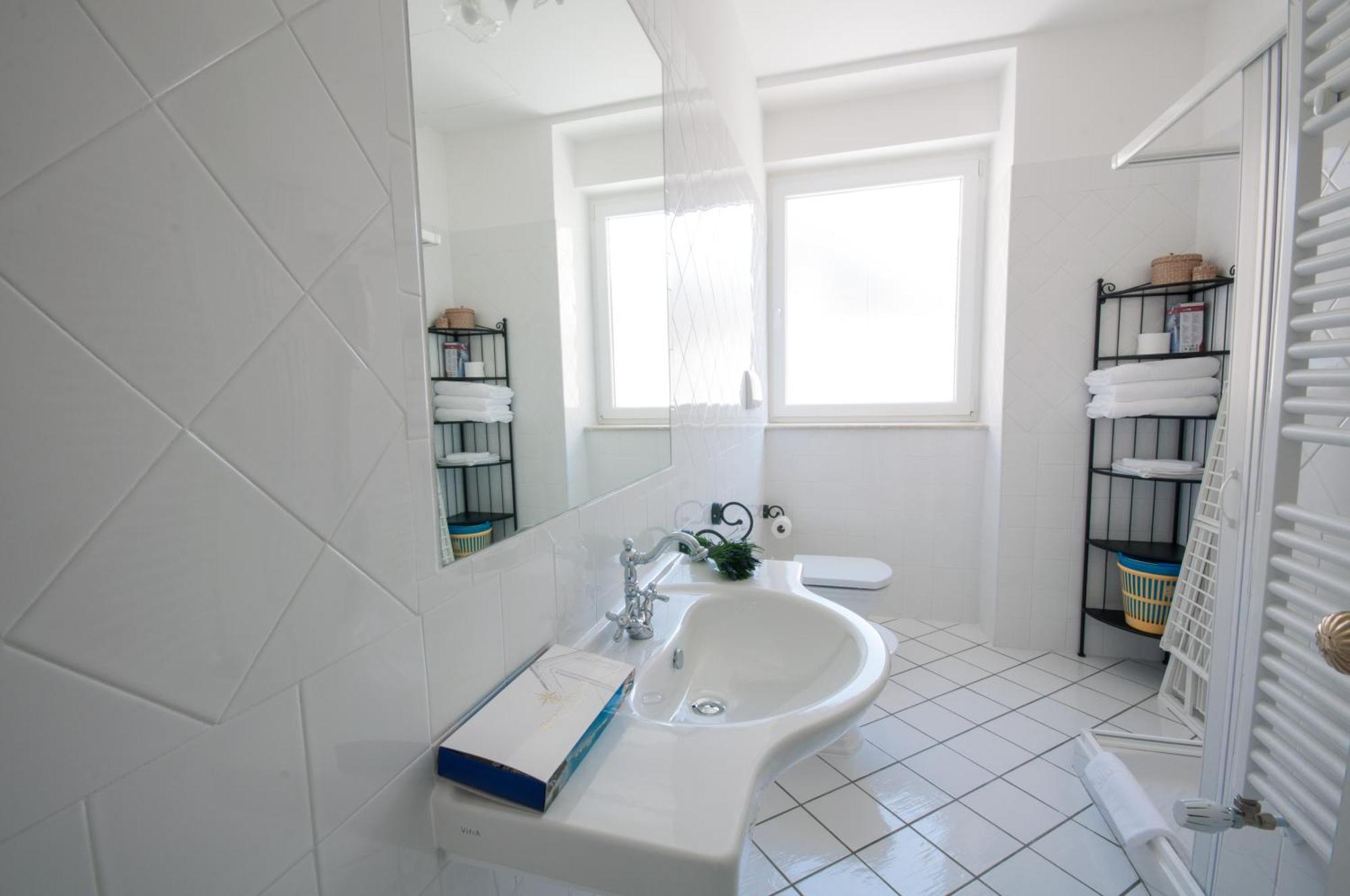 Palazzo Dogana Rooms Агрополи Стая снимка