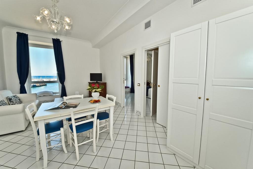 Palazzo Dogana Rooms Агрополи Екстериор снимка