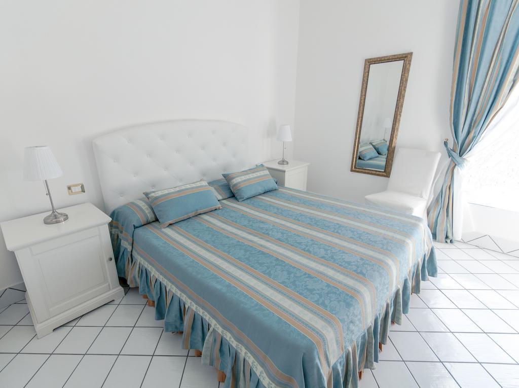 Palazzo Dogana Rooms Агрополи Стая снимка