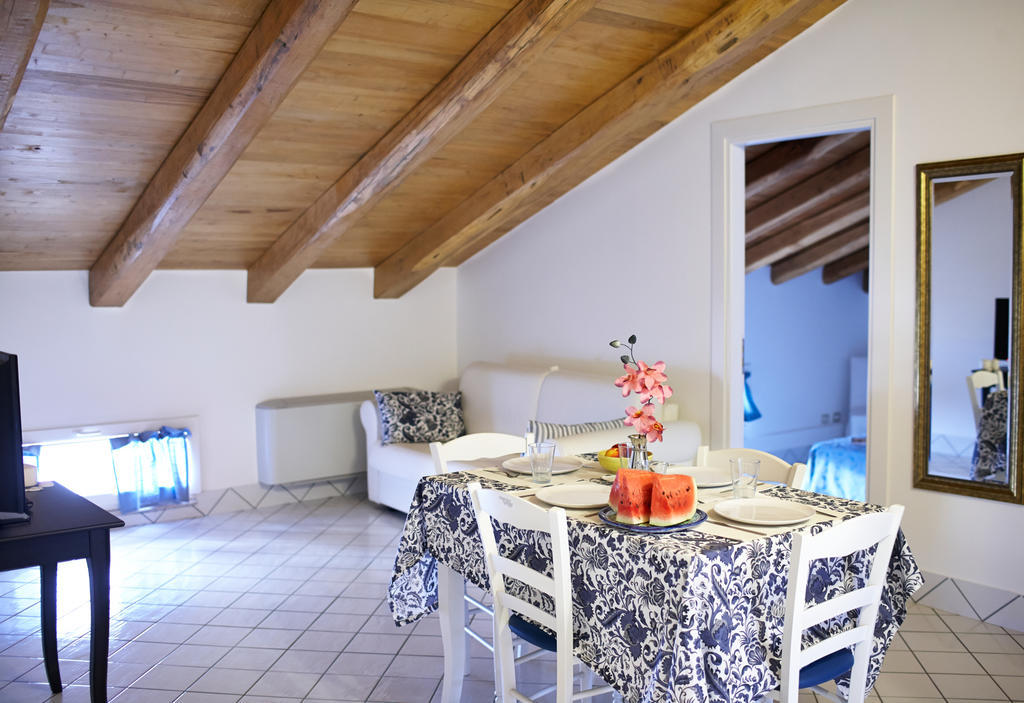 Palazzo Dogana Rooms Агрополи Стая снимка