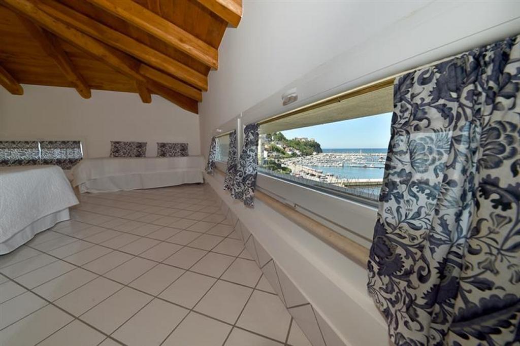 Palazzo Dogana Rooms Агрополи Екстериор снимка